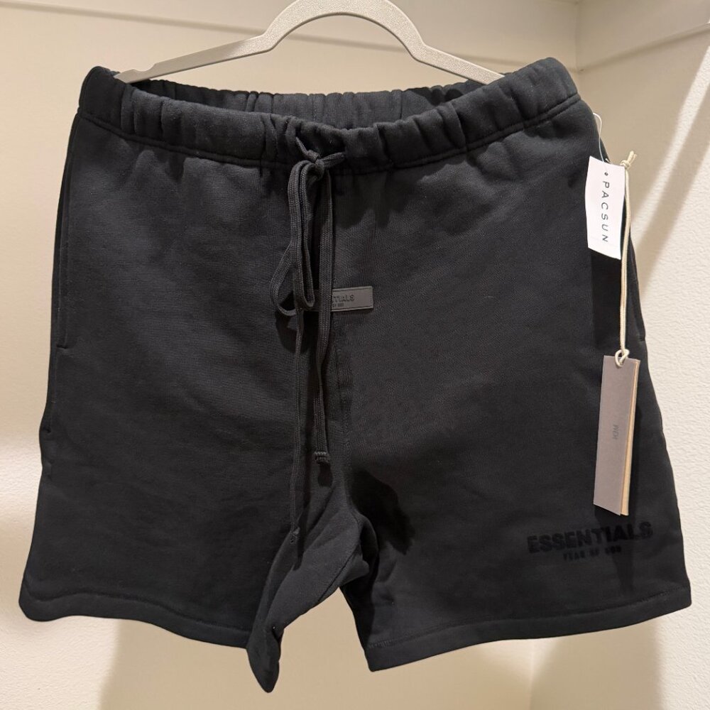 Combo Set Fear of God Essentials Black T-shirt & Shorts BNWT Authentic ✅ - Picture 4 of 10
